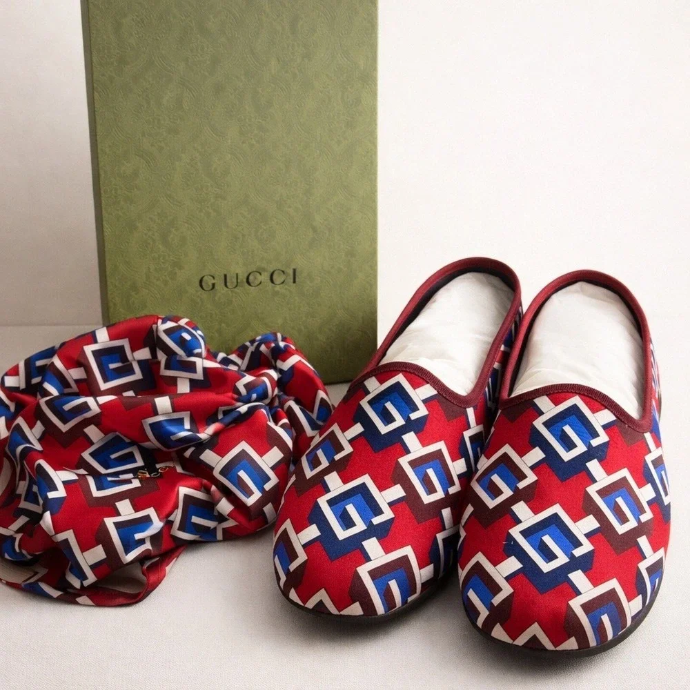 Gucci Voyage Satin Slippers Mens 14 Red Blue GG Geometric Print Italy New in Box